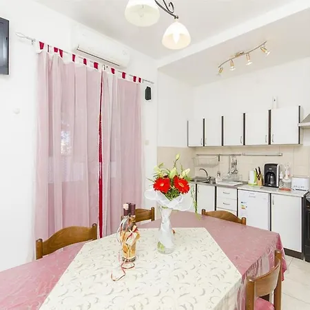 Rome - 70 M From Sea Trogir